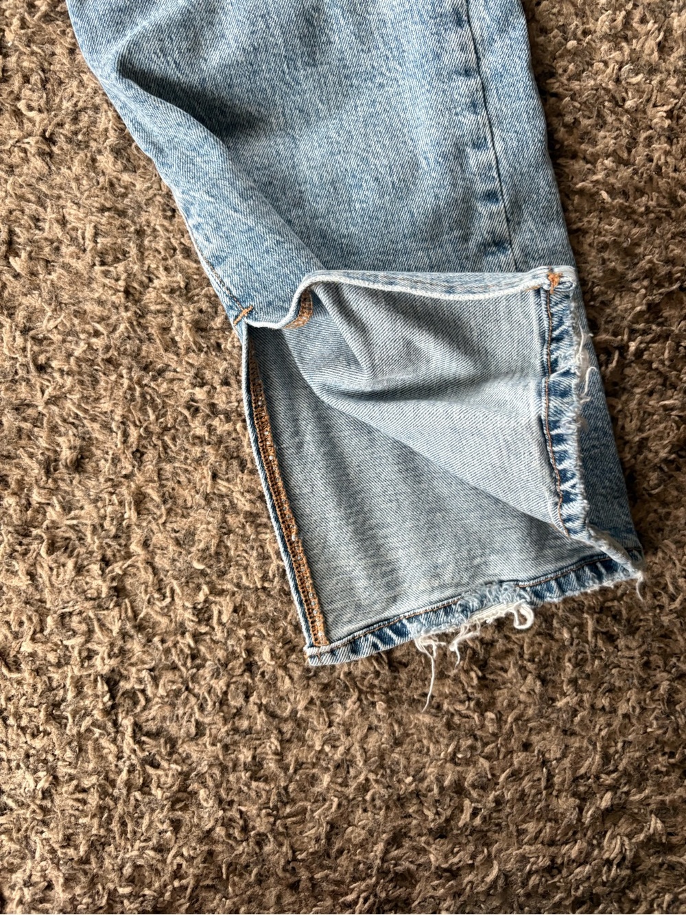 Good American Washed Light-Blue Straight Leg Jeans - Picture 2 of 6